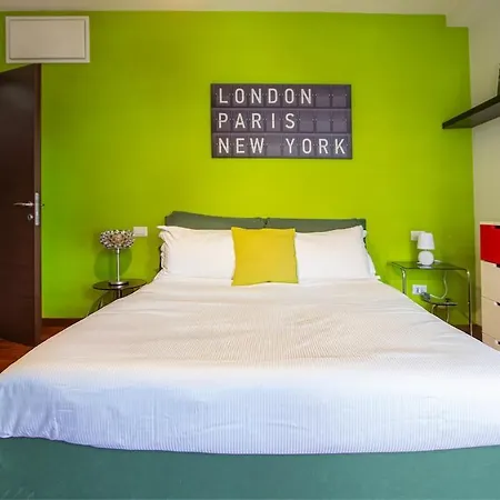 8bit Dreams - Al Pigneto - 100 M Da Metro Malatesta *