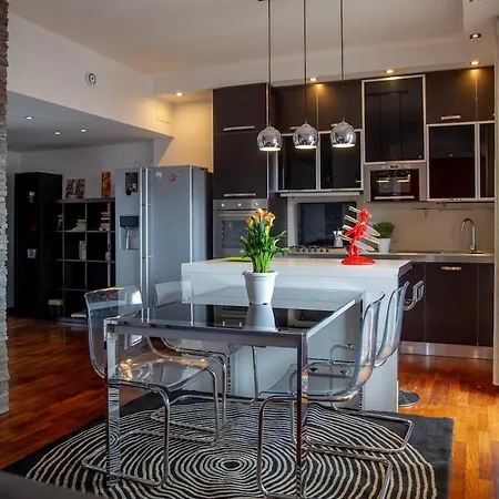 8bit Dreams - Al Pigneto - 100 M Da Metro Malatesta *